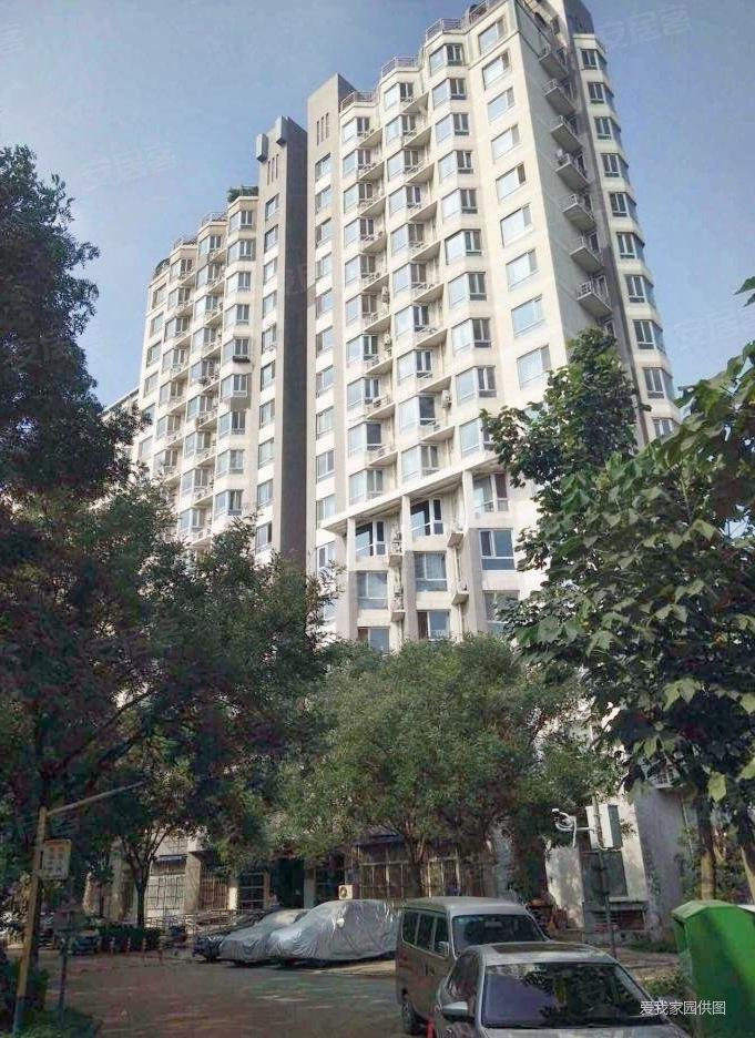 恋日绿岛出售一层 三居室随时可以看,恋日绿岛小区二手房,700万,3室2