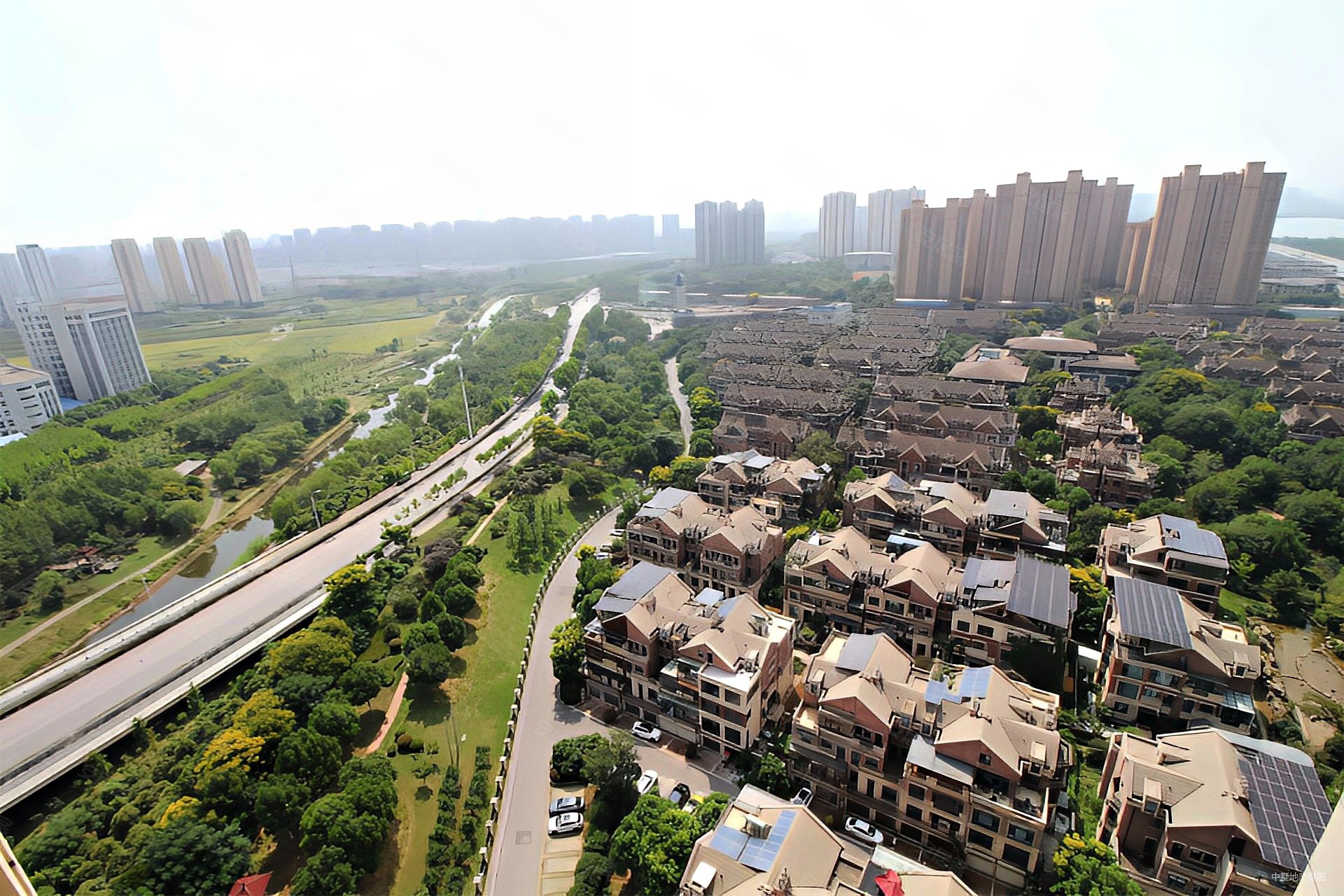 海亮兰郡花园3室2厅1卫106.19㎡南北178万