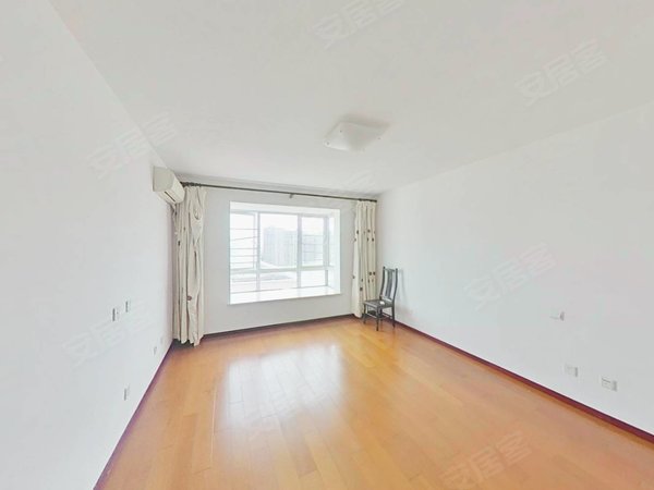 上海浦东周浦南郊花园东区近18号线周浦站 有固定车位 电梯顶楼 双南