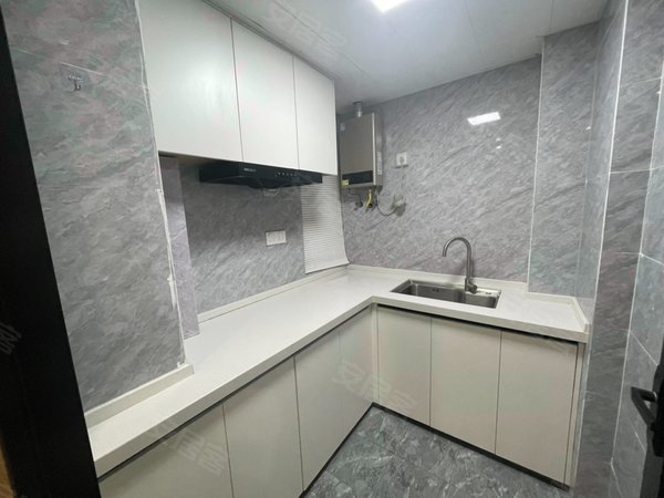 海宁海宁市区马桥春漫里银泰附近 春漫里 精装1室 独门独户 带阳台 包宽带车位出租房源真实图片