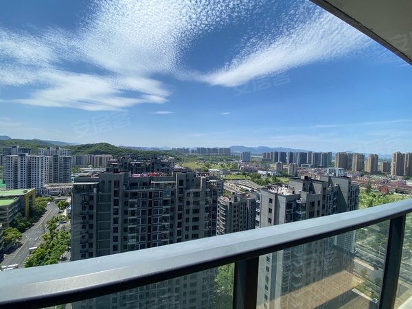 杭州滨江浦沿金盛曼城浦沿地铁口0距离 金盛曼城 三房朝南等大 价格