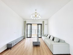 海口琼山府城国兴大道 海府路 租金月付 融创海口壹號 精装大三房 密码锁出租房源真实图片