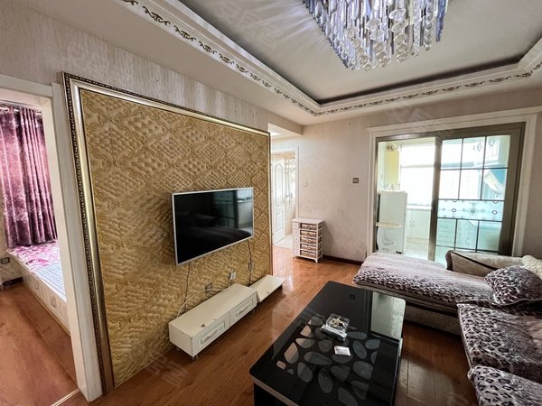 临夏临夏市金泰中央广场蓝天家园蓝天路边高层电梯正规两室带家具出租