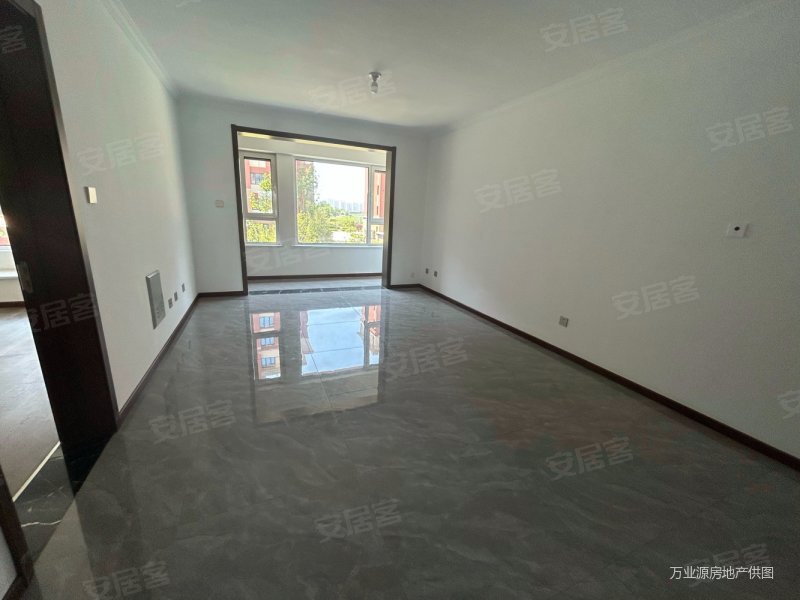 绅湖公馆 电梯洋房 婚房 地铁房 有钥匙    校班车接送