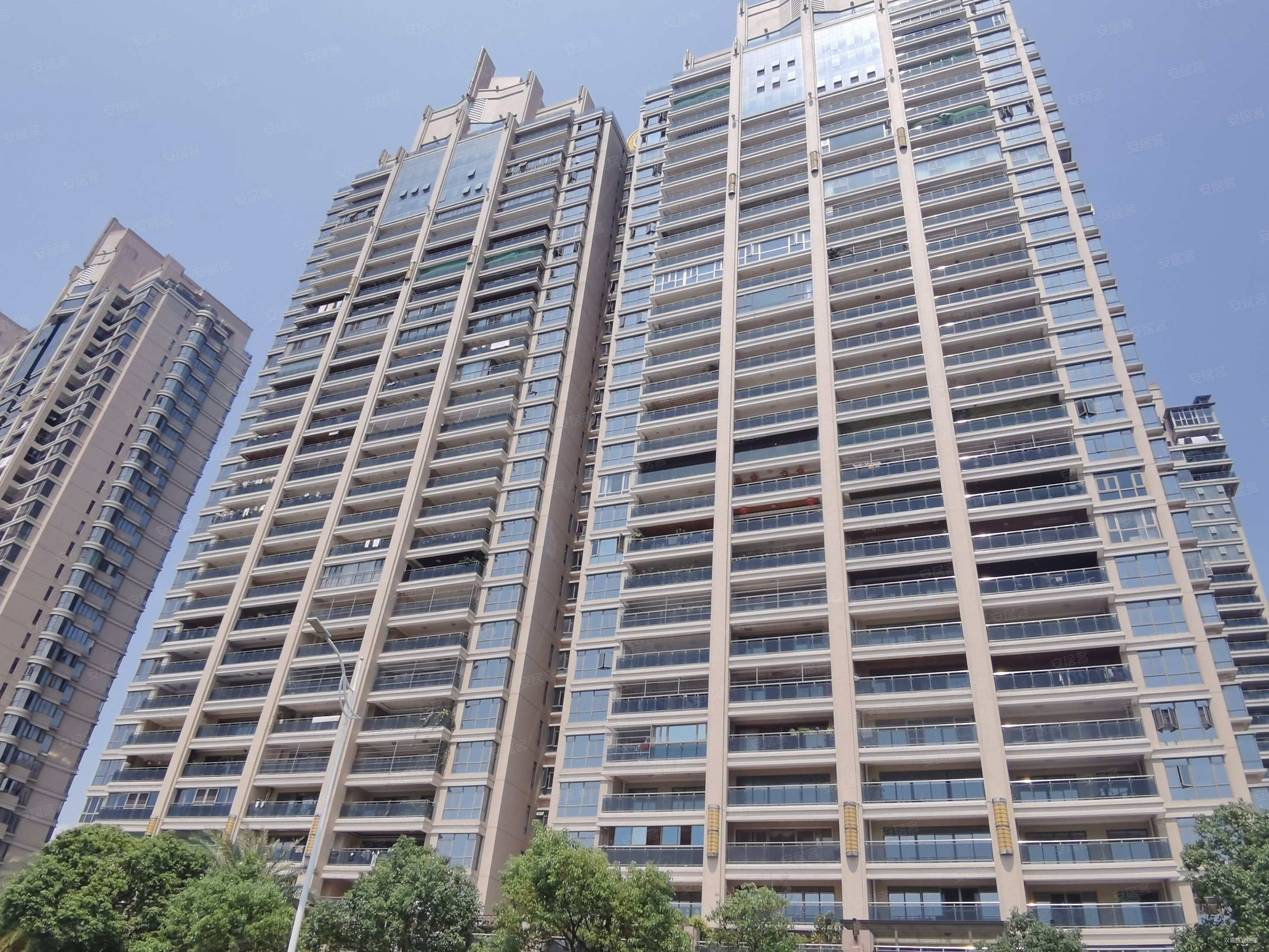 合生帝景湾5室3厅3卫285.71㎡南北470万