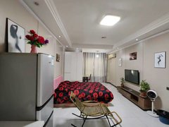 阿克苏阿克苏市阿克苏城区身公寓月租1800押一付一，三个月起租可做饭，看房子方便出租房源真实图片