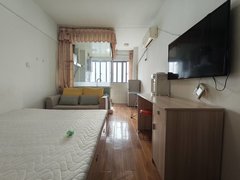 德阳旌阳文庙广场押1付3！新洋洋百货附近精装电梯1室出租房源真实图片