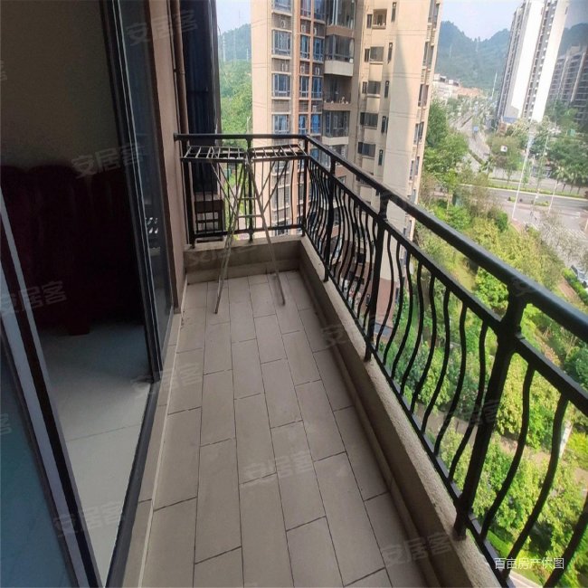 河东   柳州碧桂园十里江湾彰泰滨江学府大四房