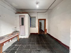 岳阳岳阳楼商业步行街步行街 站前路 带门头 可办营业执照 仓库 空间大 随时可看出租房源真实图片