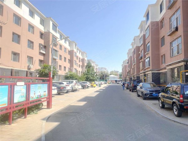 【多图】电建小区,团结租房,新城区地铁口万达摩尔城商圈电建小区3楼