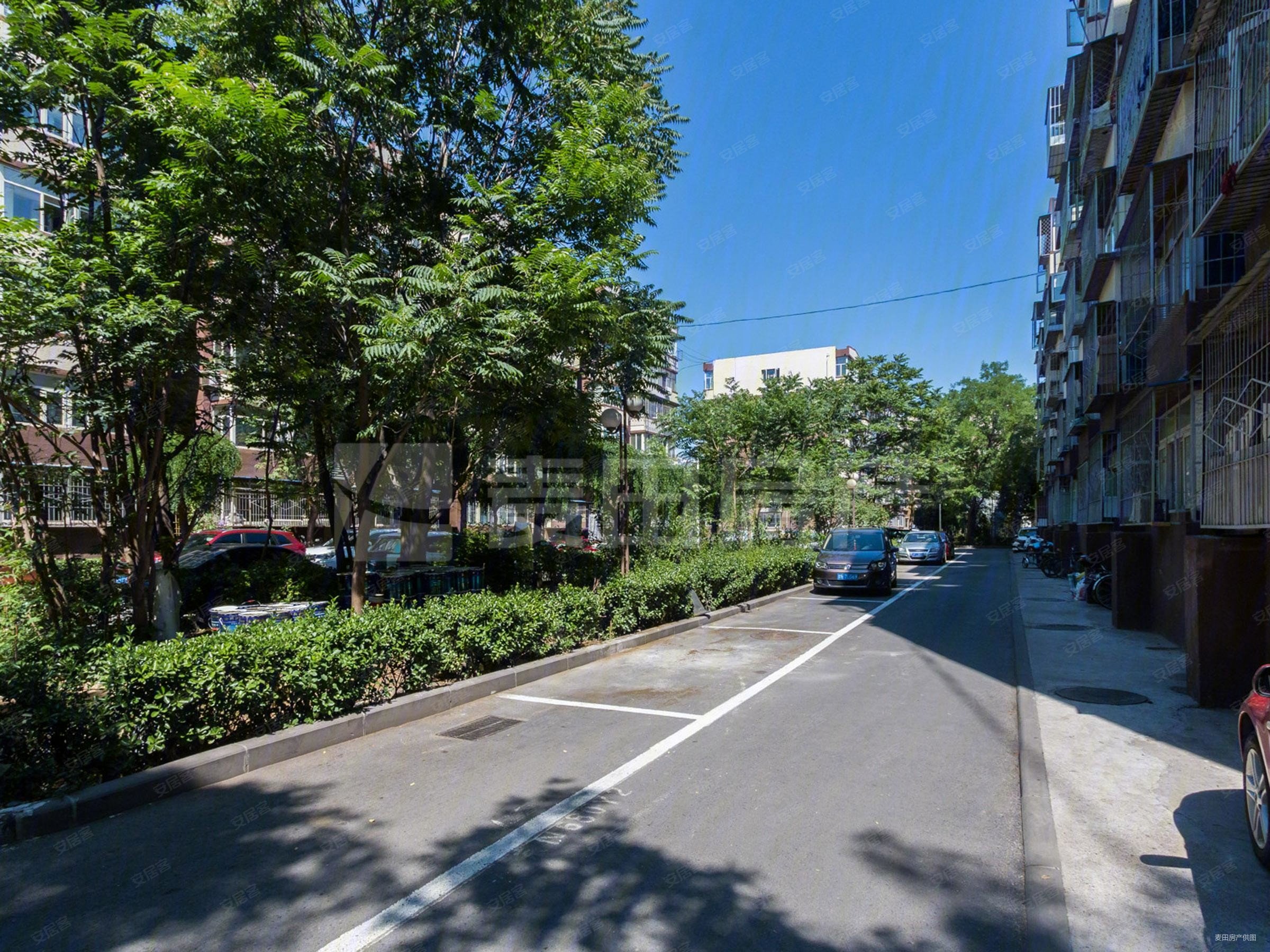 北京房产网>北京二手房>海淀二手房>马连洼二手房>竹园小区>2400_1800