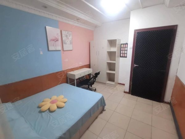 地铁口精装单间 自己房 押一付一 拎包入住采光好出租房源真实图片