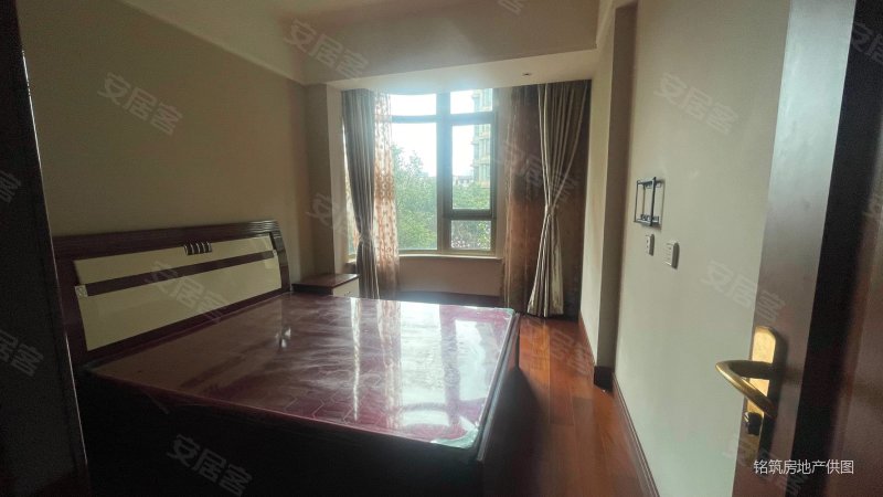 宁波房产网>宁波二手房>江北二手房>白沙二手房>雅戈尔湖景花园>800