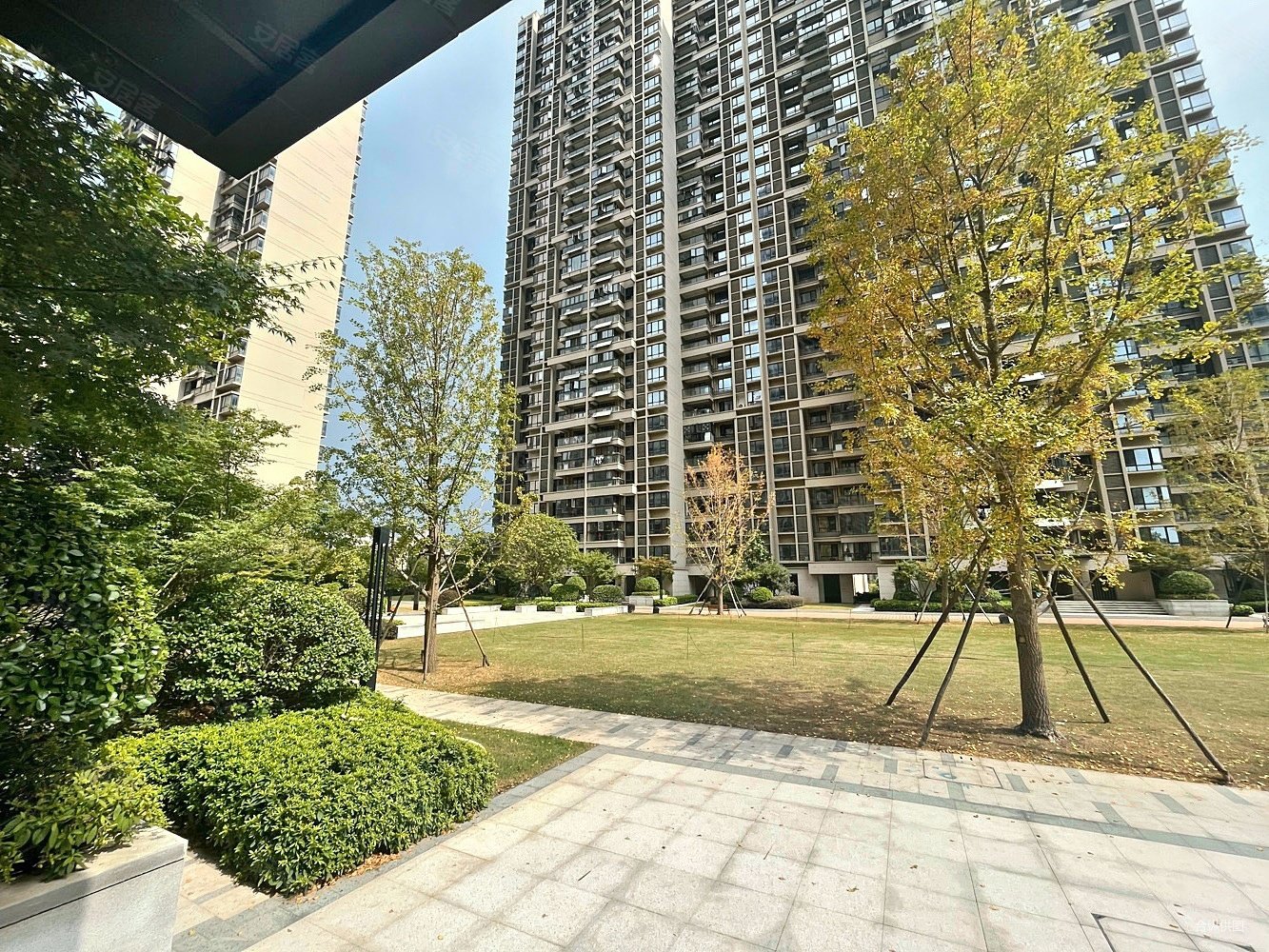 九龙湖地铁口新力禧园精装三房楼层佳环境优美