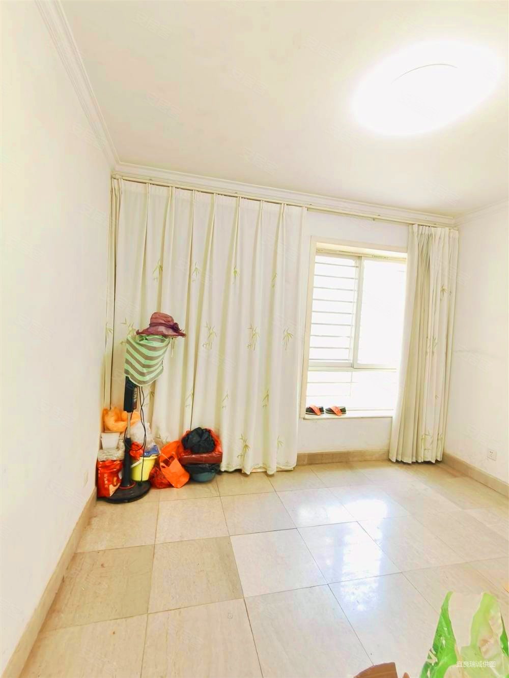 杏林苑5室2厅3卫206㎡南北83万