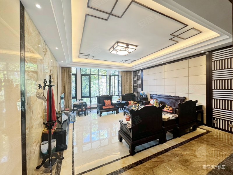 独栋别墅 颐明园 精装修 拎包入住 花园300平 诚心出售