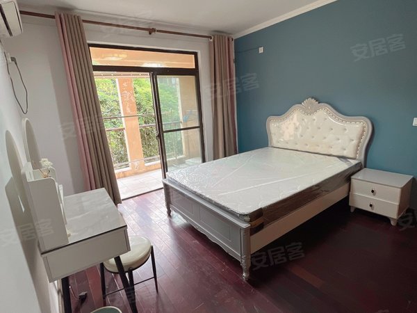 苏州吴中越溪锦和加州(北区)sm广场0距离,厨卧分离,主卧朝南带大阳台