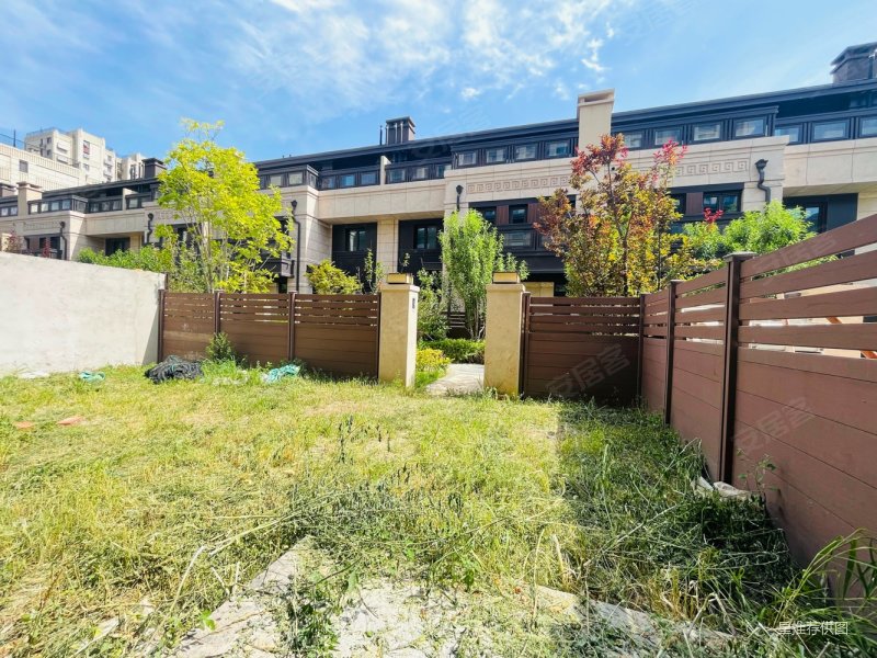 北京合院带电梯70年集中供暖联排别墅满五