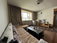 巴音郭楞库尔勒新市区新汇嘉房简单装修两室两厅一卫带空调1300月拎包入住随时看出租房源真实图片