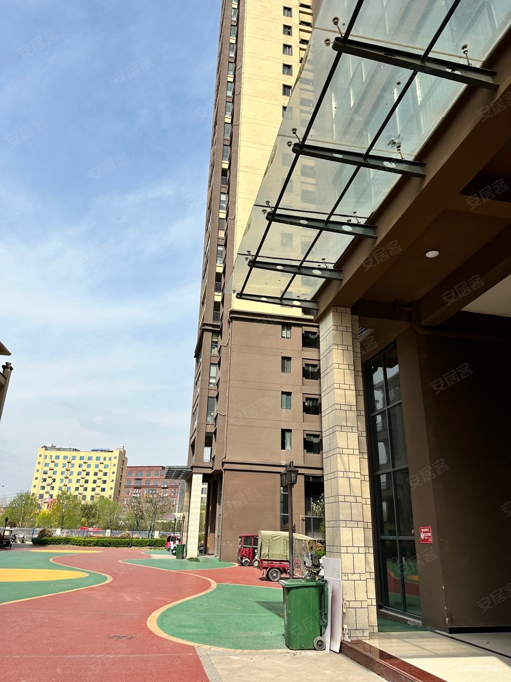 东展怡和园3室2厅2卫135㎡南北83万