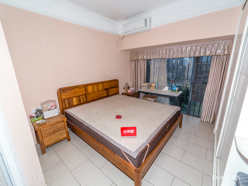 绿景大公馆 小三居 近医院 东南户型 高楼层视野无遮挡