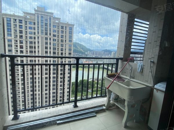 中骏雍景湾 3室2厅2卫 89平 精装修2300 包物业,南安租房-泉州58安居