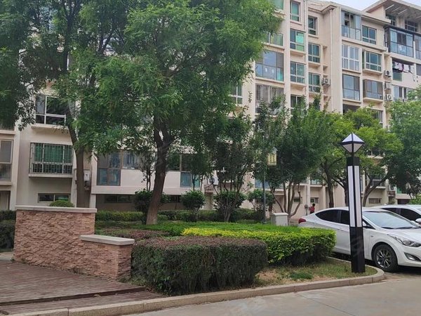 青岛城阳区政府小北曲269-c小北曲 精装修套二全套 拎包入住 房子刚