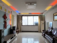 襄阳樊城火车站春华公寓 沃尔玛商圈 汉江路 精装 4室2厅2卫 采光好出租房源真实图片
