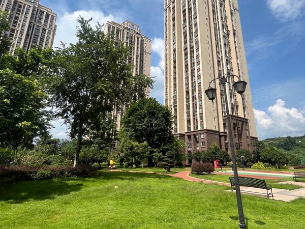 重庆渝北空港桥达蓝湾半岛精装三房出租看房方便出租房源真实图片