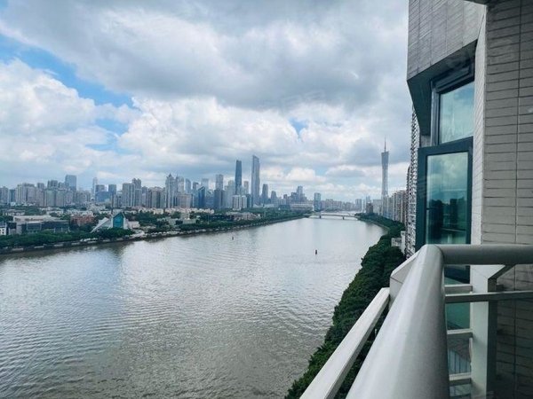 广州海珠滨江东金海湾金海湾 一线临江豪宅 视野开阔 厅大房大出租