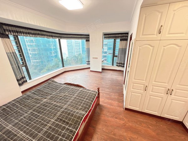 重庆南岸弹子石聚丰江山天下任济地铁口 大主卧落地窗带卫 自己住的