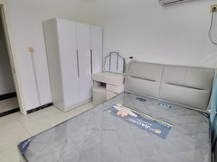 亳州谯城方圆荟养生家园东区房间带原装衣柜。中药科技学院，黉学高级中学附近。出租房源真实图片