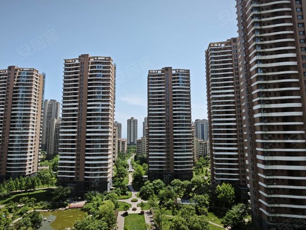 青岛黄岛薛家岛海尔山海湾靠近地铁口,山海湾好观景楼层,看小区景观