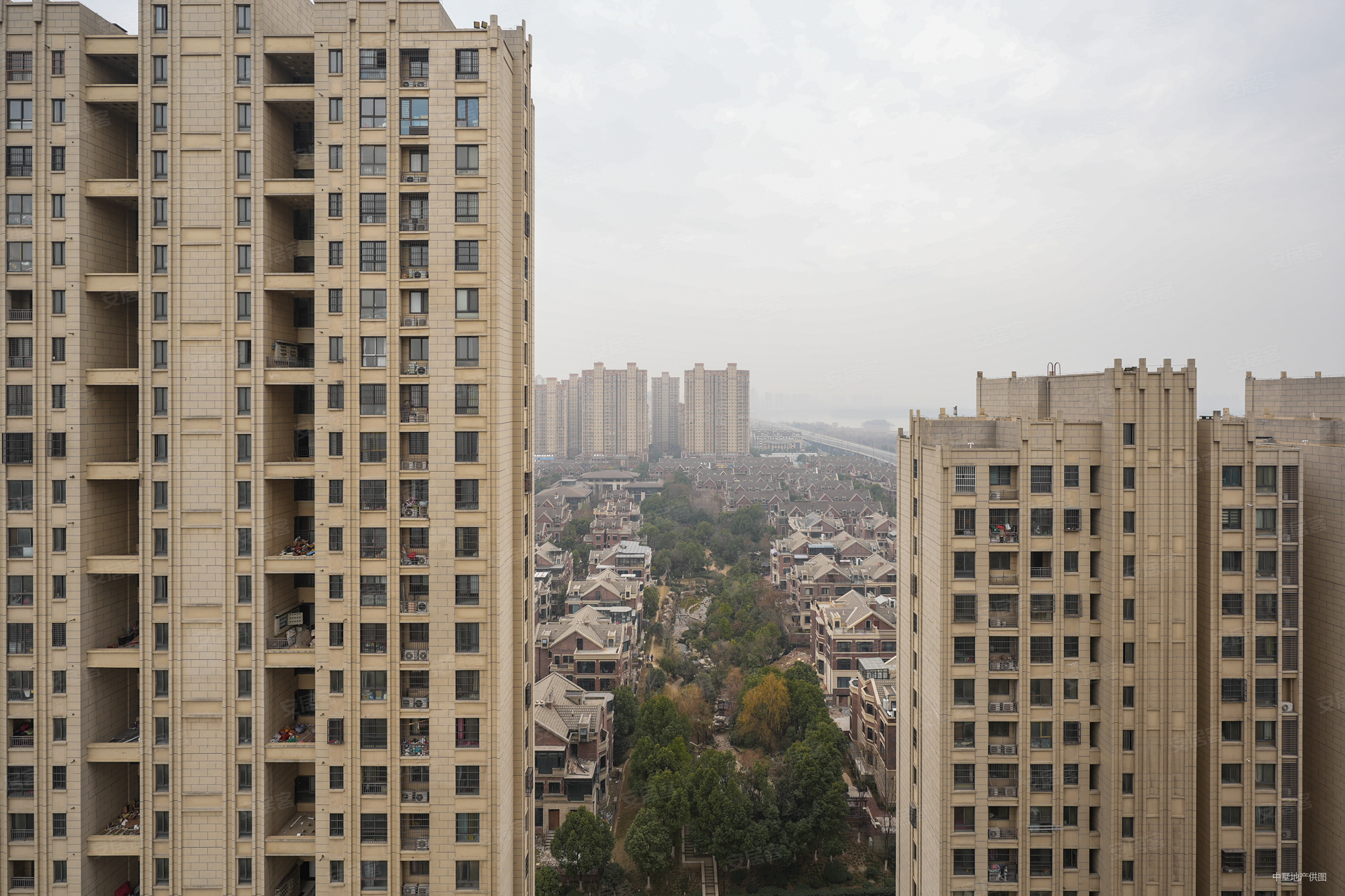 海亮兰郡花园3室2厅1卫89.2㎡南北140万