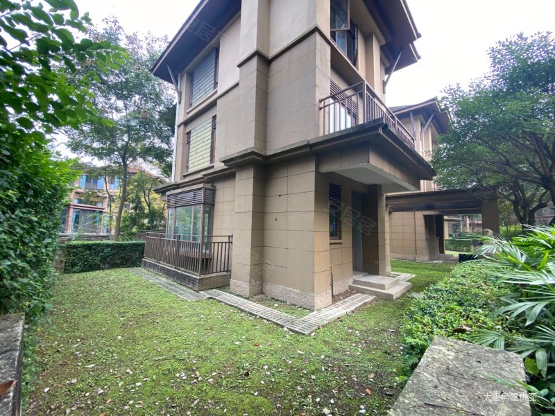 临水独栋别墅带花园带露台户型通透采光好看房方便