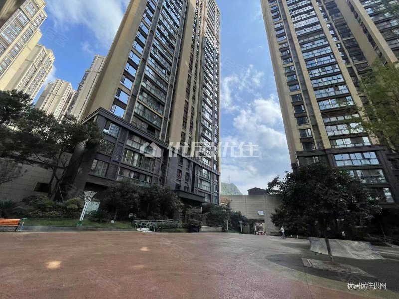 保利凤凰湾e区林隐南北通透满二医疗配套成熟双卫格局