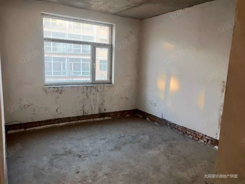 益生园3室2厅1卫143㎡南北40万