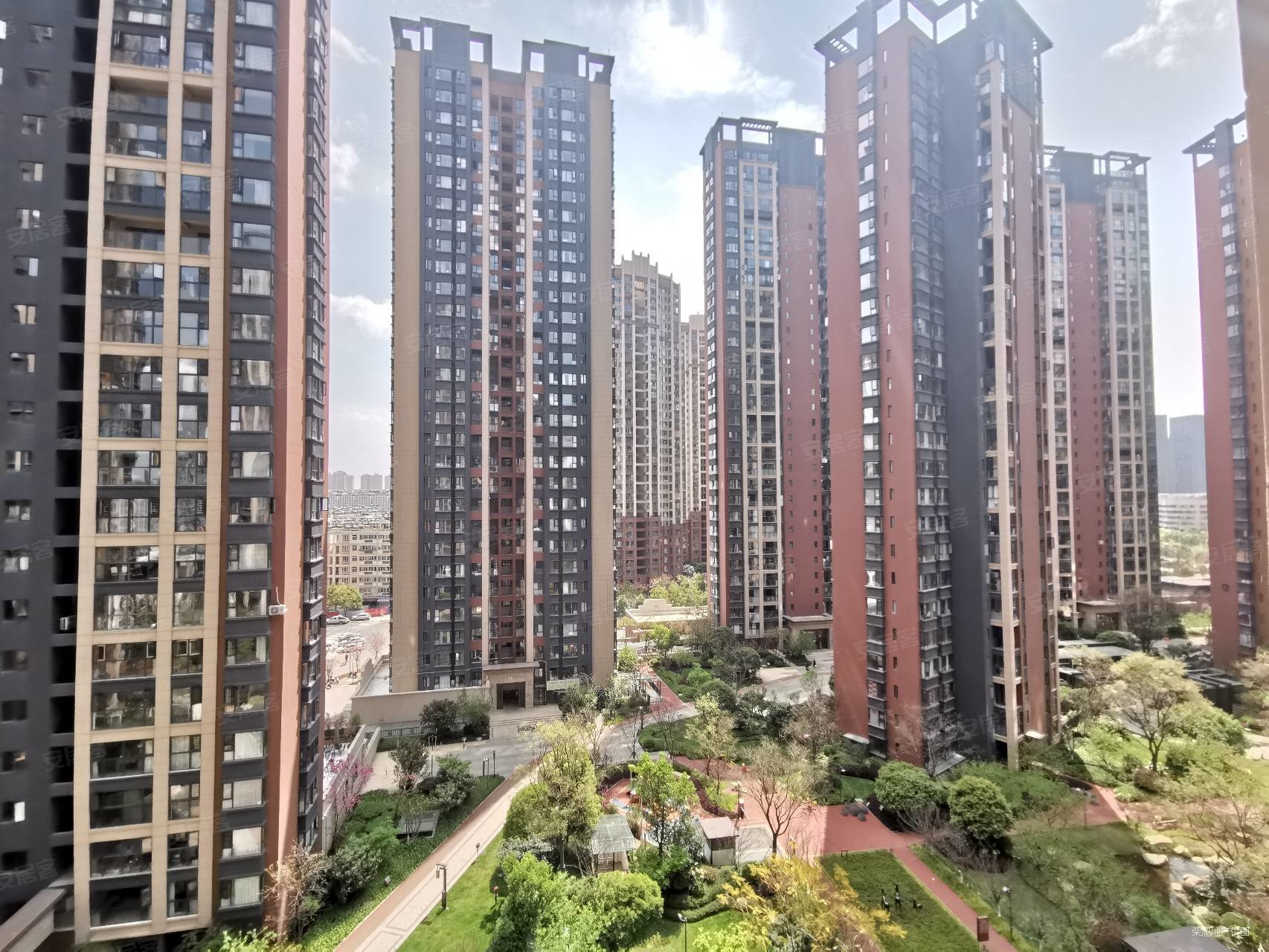 润城五区1跃2双花园五居室端头房采光好可看房