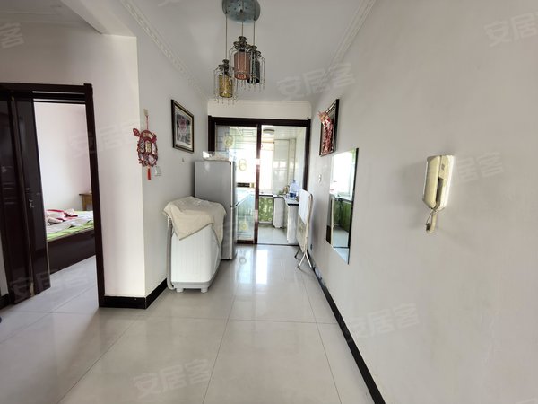 包头东河铁西欣愿佳园包暖房源采光好，南北通透，业主诚意出租两室的房出租房源真实图片