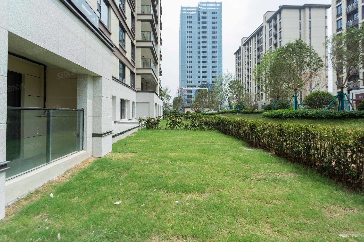 诚意急售中海九樾洋房底复380平米759万送大院子