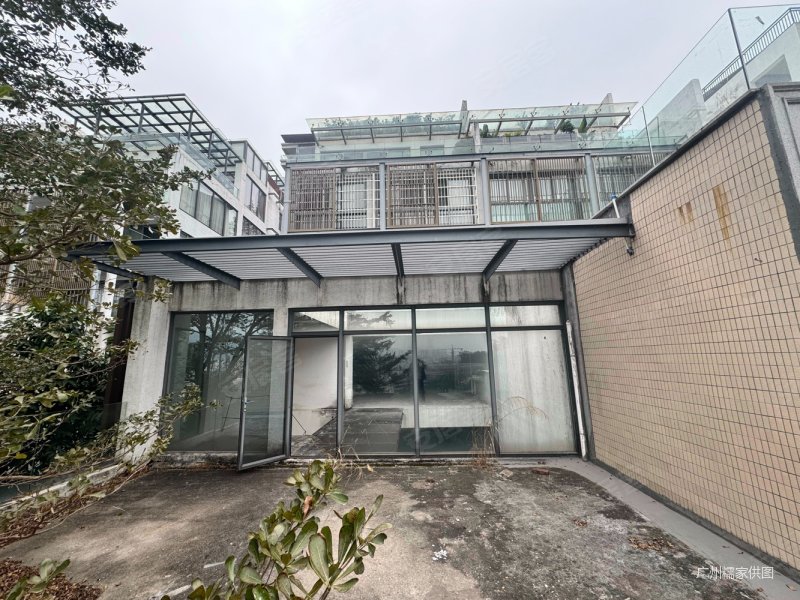 山景全新毛坯别墅 200方花园 使用面积1100方,颐和高尔夫庄园二手房
