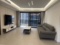 惠州大亚湾龙光德州城锦绣五期南北通，精装四房，拎包入住，随时可以看出租房源真实图片