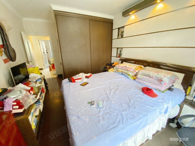 急卖万彩城旁机电裕海141平精装修四房两卫中间楼层南北通透