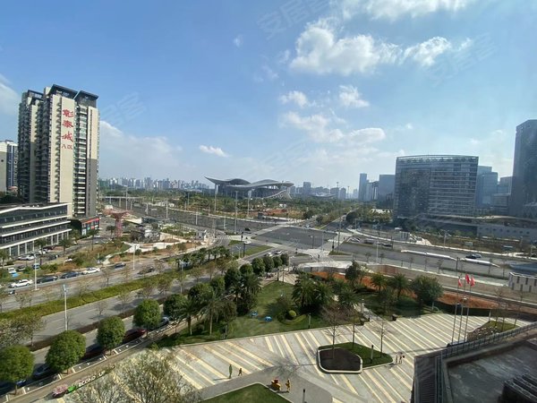 南宁良庆五象大道彰泰城(b区)总部基地 三号线地铁站旁 精装大一房