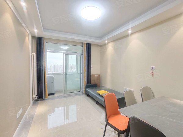 青岛黄岛薛家岛慧公馆慧公馆套一 2200精装 家具家电全配齐 免费停车