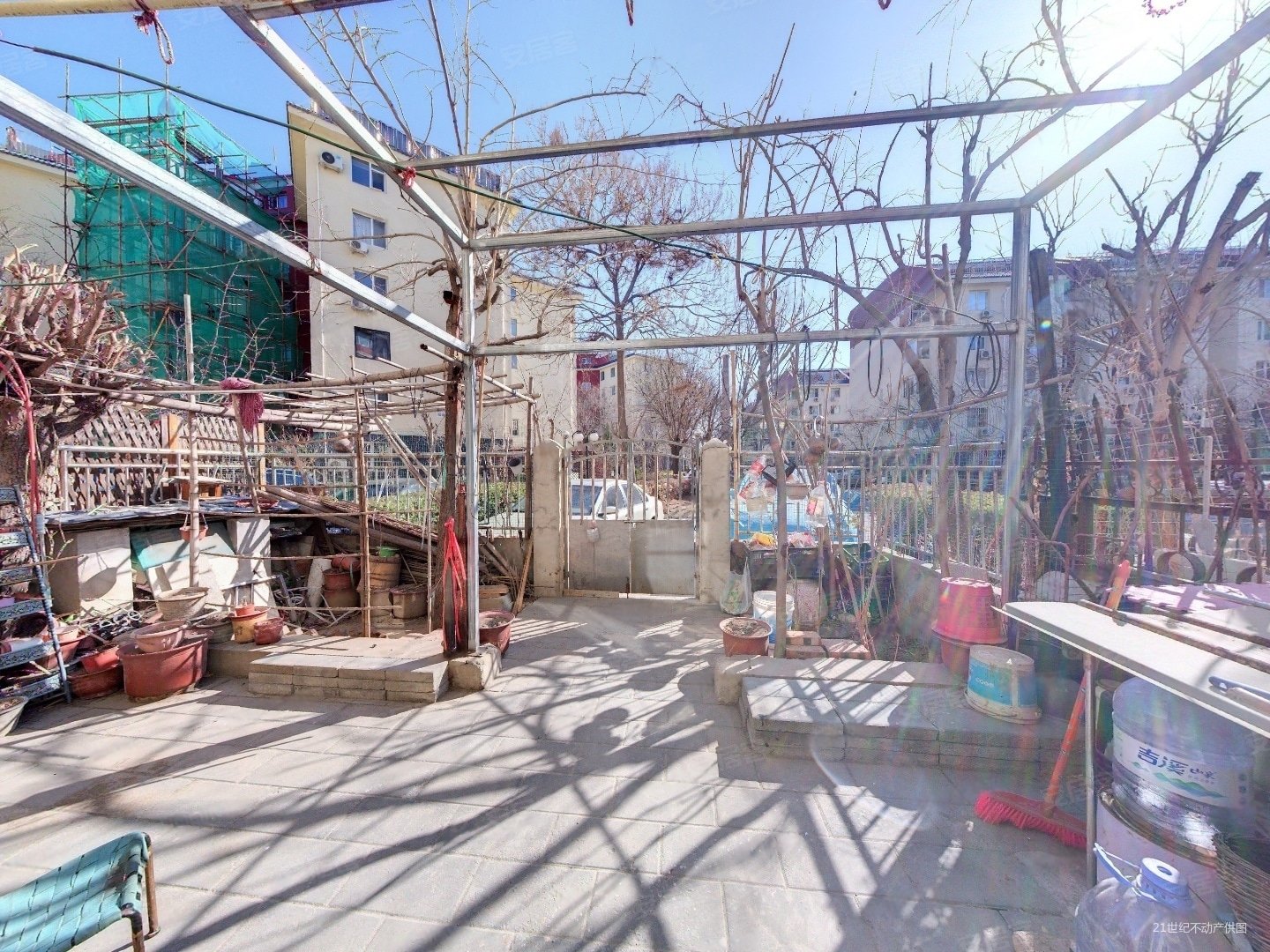 接地气一层 大复式 南北通透 满五年一套 实用面积大,名流花园二手房