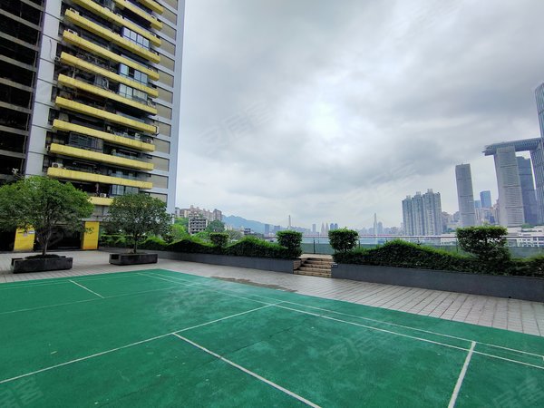 重庆南岸南滨路阳光100国际新城房源采光好,南北通透,业主诚意出出租