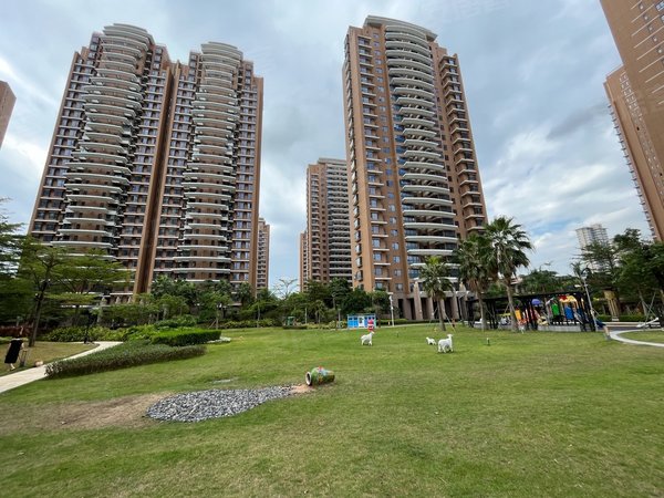 珠海横琴横琴口岸华融琴海湾房源真实有效,琴海湾南北通 大三房,家私