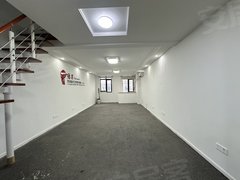 徐州鼓楼彭城广场和信广场工作室,复试2层,层高6米,可以注册营业执照出租房源真实图片