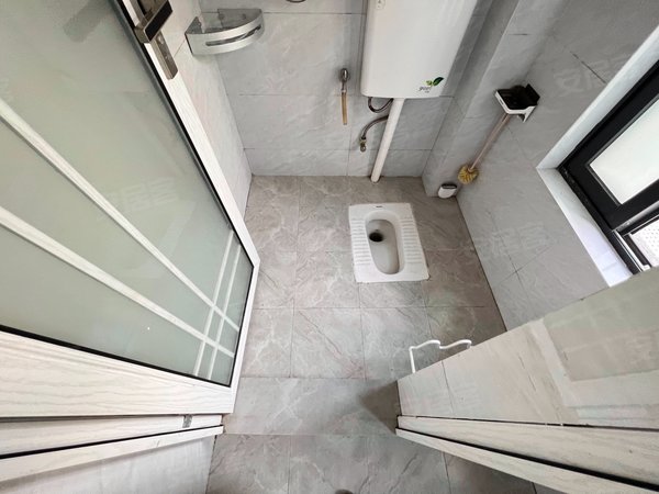 深圳龙岗横岗安良八村押一付一近安良市场公交站安良八村精装一房一厅